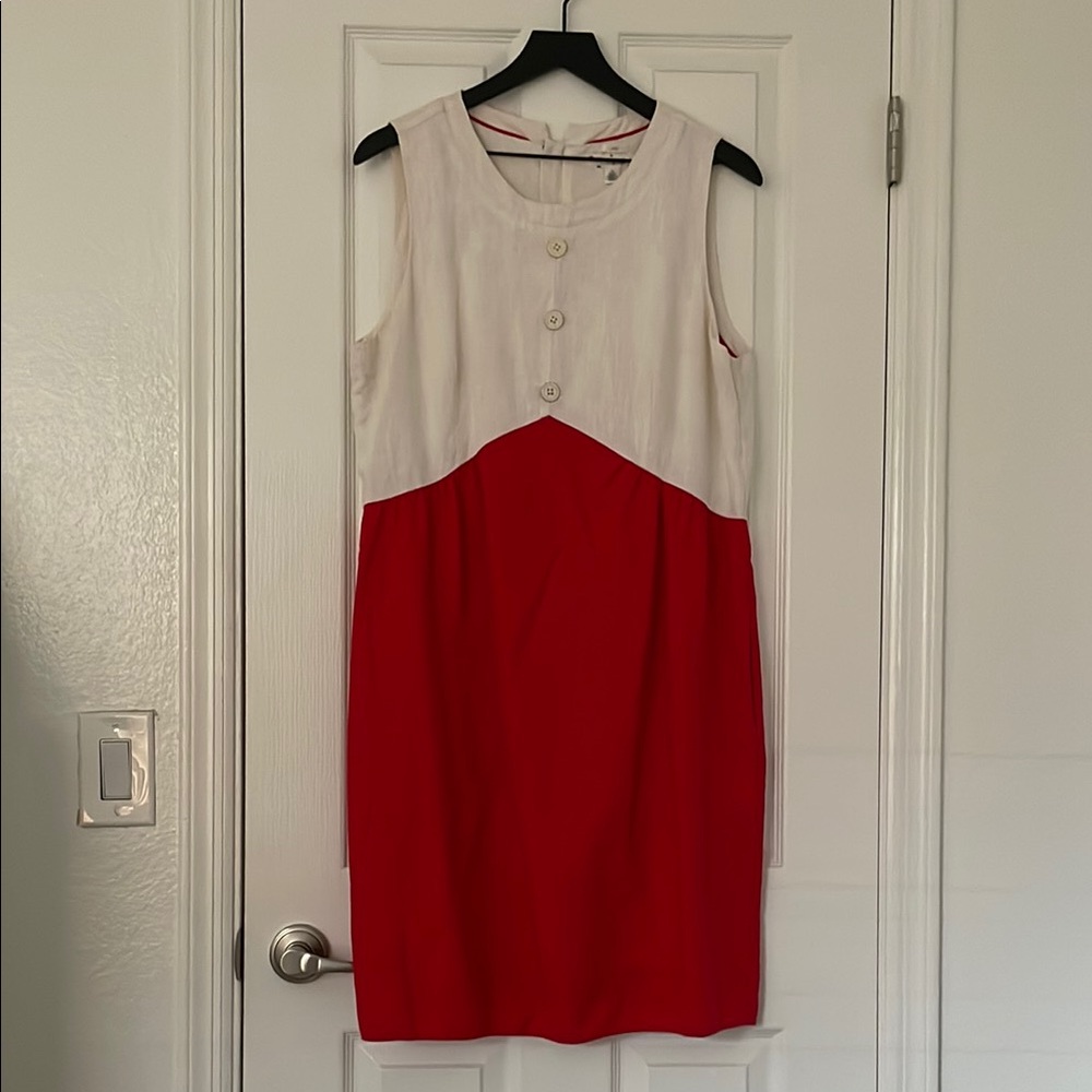 Elegant Red and White Sleeveless Dress